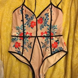 Floral bodysuit XL